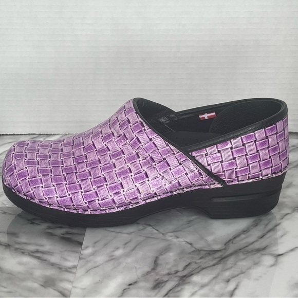 Santina professional closed heel clog shoe purple patent leather size 8  New - Picture 4 of 15